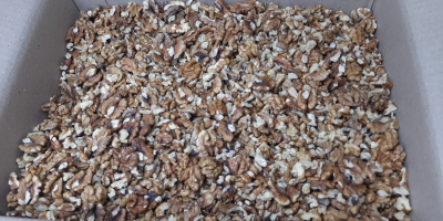 Walnut kernels clear, mix 30% halves. Buy a bright