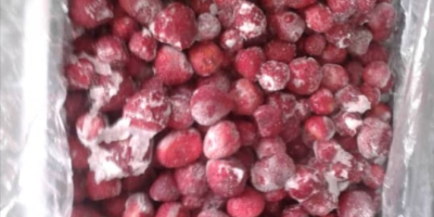 gefrorene Brombeeren und gefrorene Erdbeeren, gefrorene Früchte gefrorene Feigen
