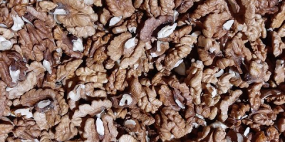 Offro deliziose noci della mia stessa fattoria, senza fertilizzanti