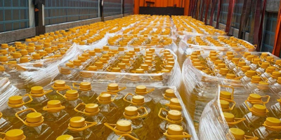 We have sunflower oil in stock ready to supply