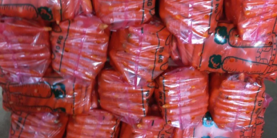 Fresh carrots. FOB price. We can pack to the