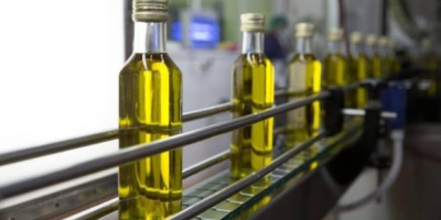 We have 100% natural olive oil of high quality,