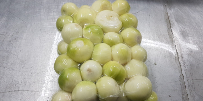 Ich verkaufe geschälte Zwiebeln, vakuumverpackt in 5-kg-Säcken. Sauberes, gesundes