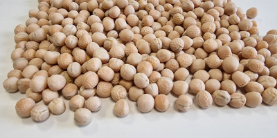 We have yellow peas for sale. Please contact us