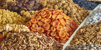 Uvetta secca esportata dall&#39;Uzbekistan nera, rossa, gialla, marrone, verde,