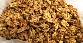 Ich werde in vakum verpackte Walnüsse verkaufen. Walnuss wird