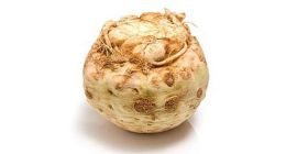 1 tonna gyökérzöldséget árulok el. A zeller teljes közepén