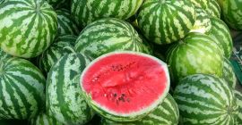 Продам персики калибра размера: средний, большой. Цена-1,34 € кг.