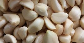 Продается очищенный чеснок, очень хорошего качества, гарантирую непрерывность поставок