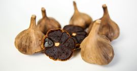 Црни бели лук (ферментирани) продајемо на мало и на