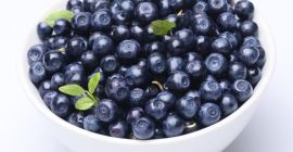 Boabe de pădure proaspete. Vă invit.