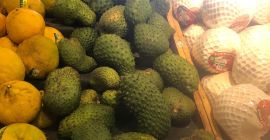 Сметанное яблоко - это фрукт, который используется в медицине