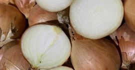 Bulb onions, great for cooking in restaurants, cafes, catering.