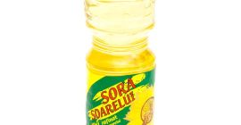 ulei de floarea soarelui ambalat în sticle de 1L