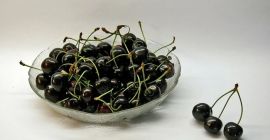 Bitter black cherries. Available quantity approximately 500 kilograms.