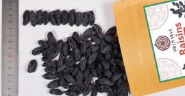 Üzbegisztáni fekete mazsola, természetes módon, napon szárított szőlőből készül.