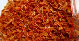 Morcovi uscați tăiați 10x10x2mm de la producători polonezi